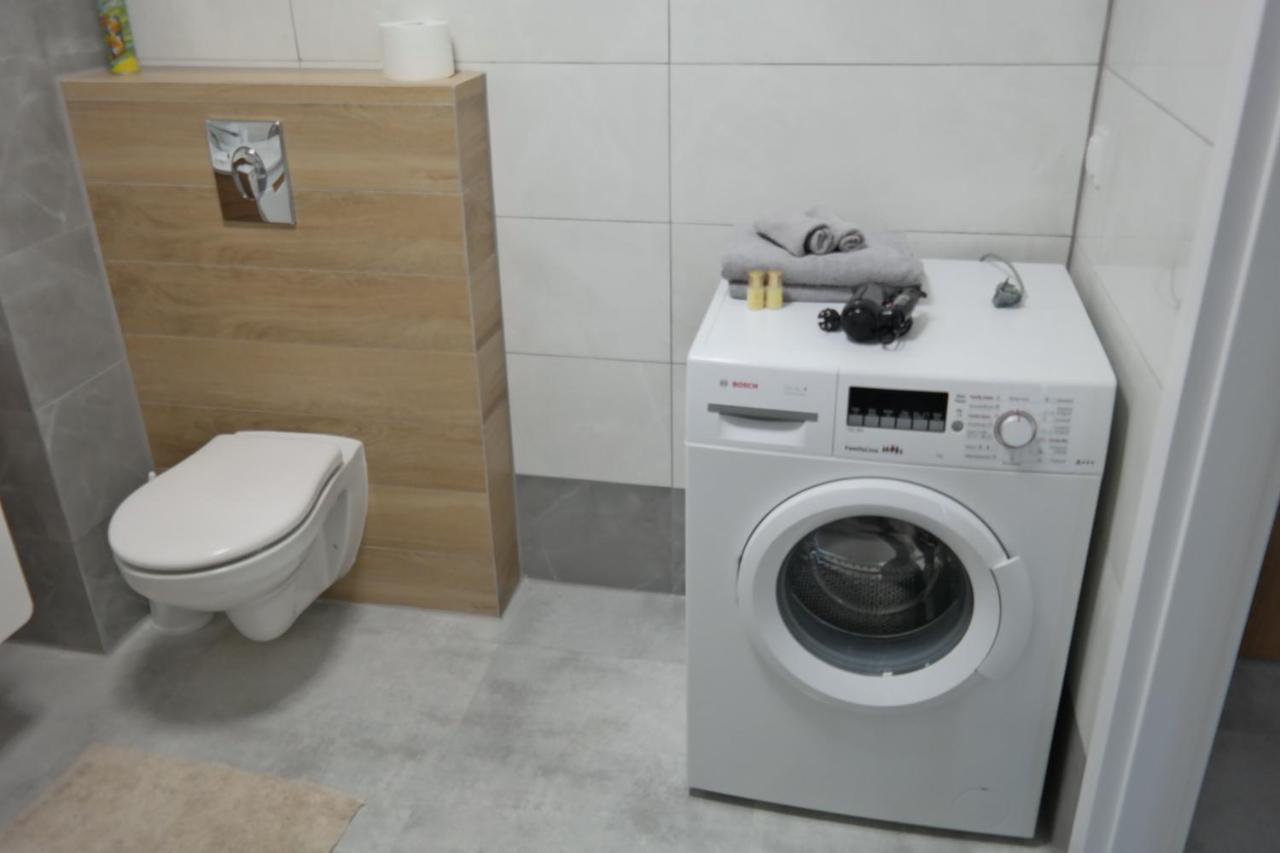 Al. Solidarnosci Apartment *